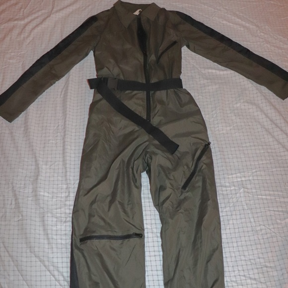 Army Green jump suit. - Picture 1 of 2